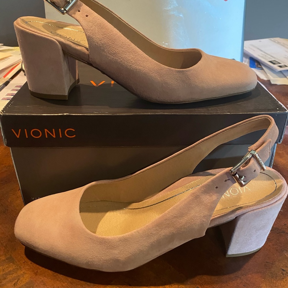 Vionic Pink Suede Heels